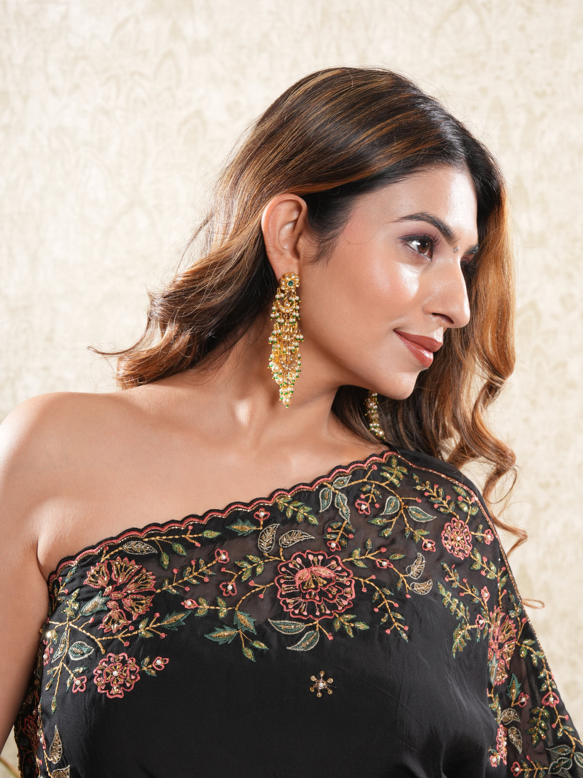 Taraash-Black Off-Shoulder
