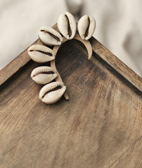 Cowrie Earcuff