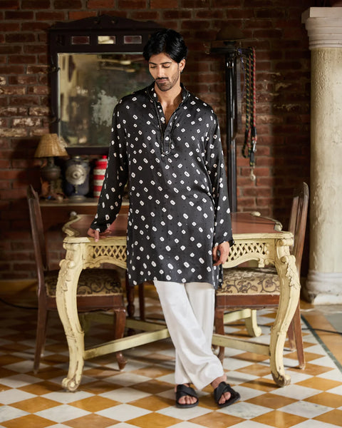 Siyaah Kurta Set