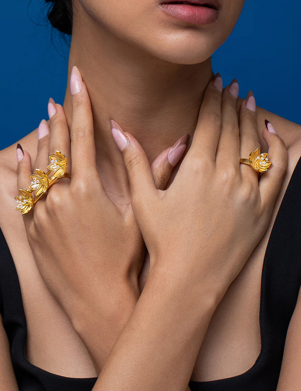 Pearly Golden Flower Three Finger Ring