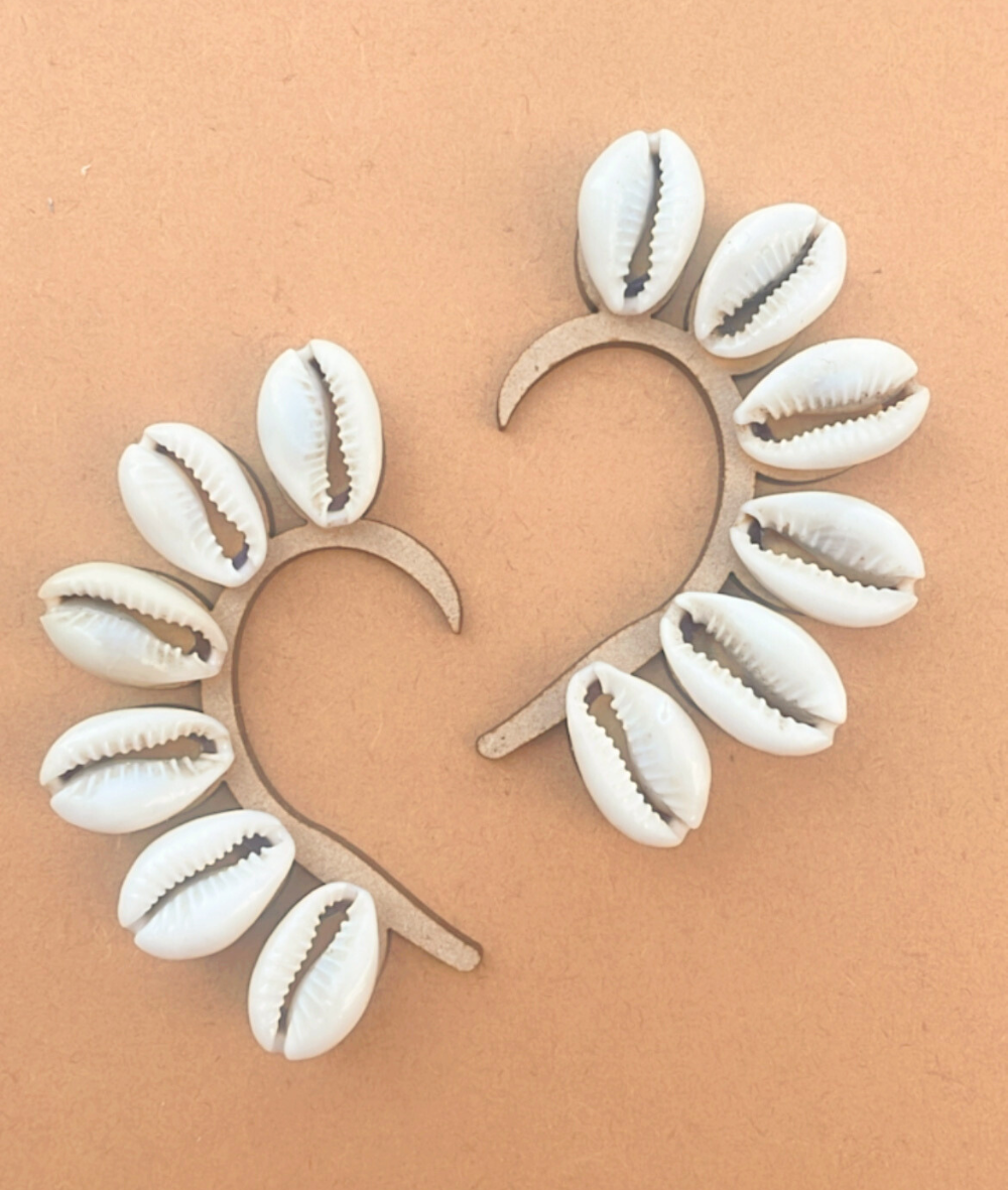 Cowrie Earcuff