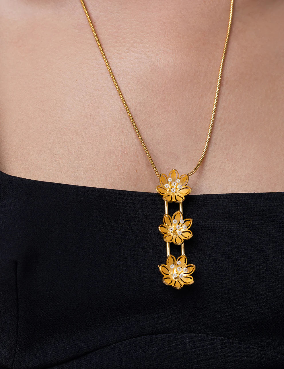Pearly Golden Flower Triple Pendant Necklace