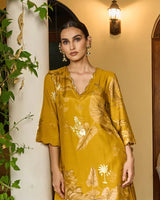 Manjari Suit