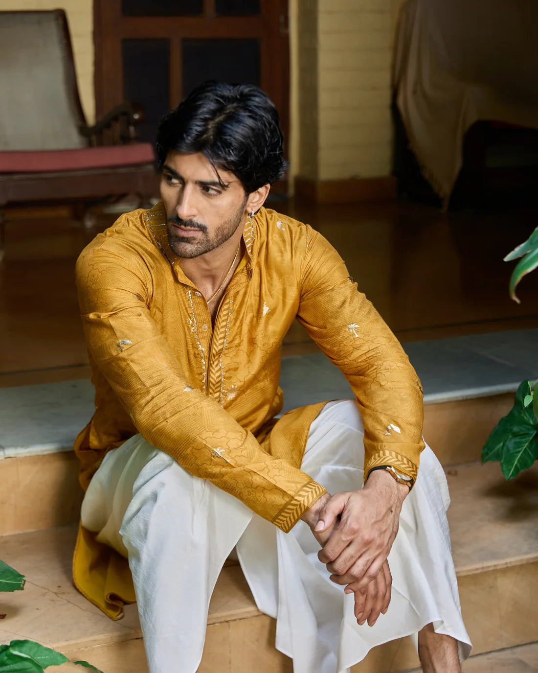 Saanjh Kurta And Jacket Set