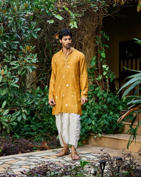 Saanjh Kurta And Jacket Set