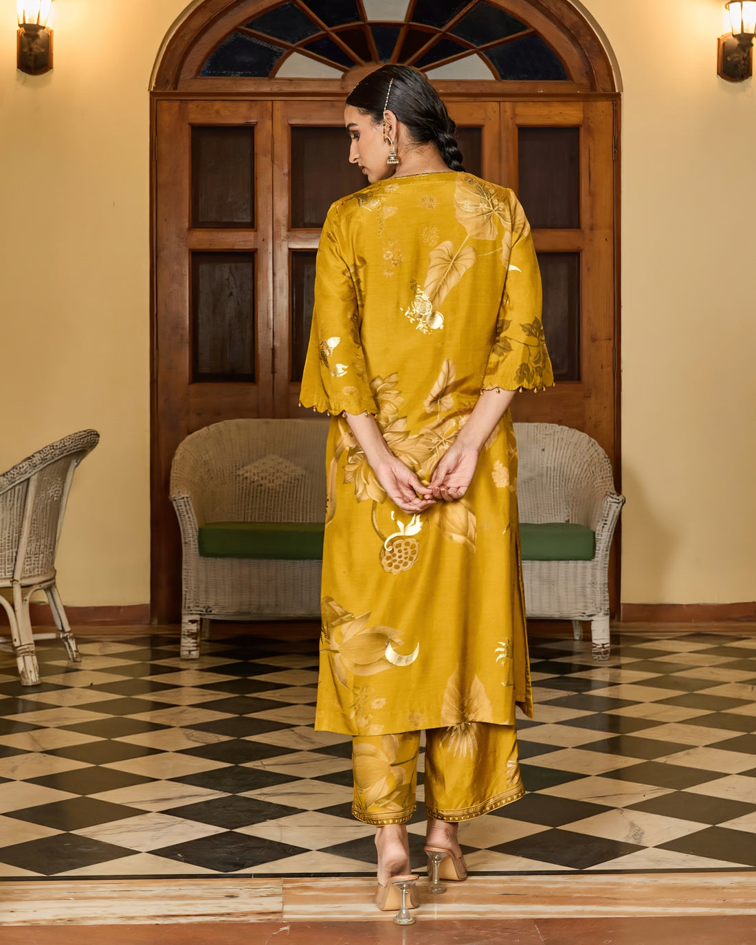 Raavi Suit Set