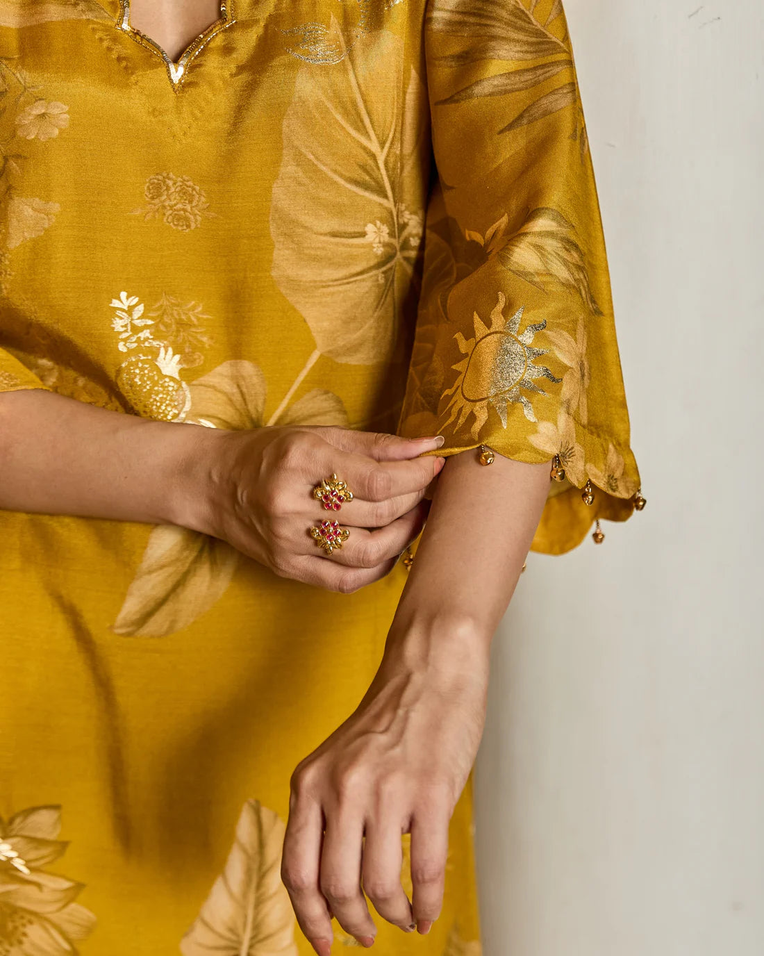 Raavi Suit Set