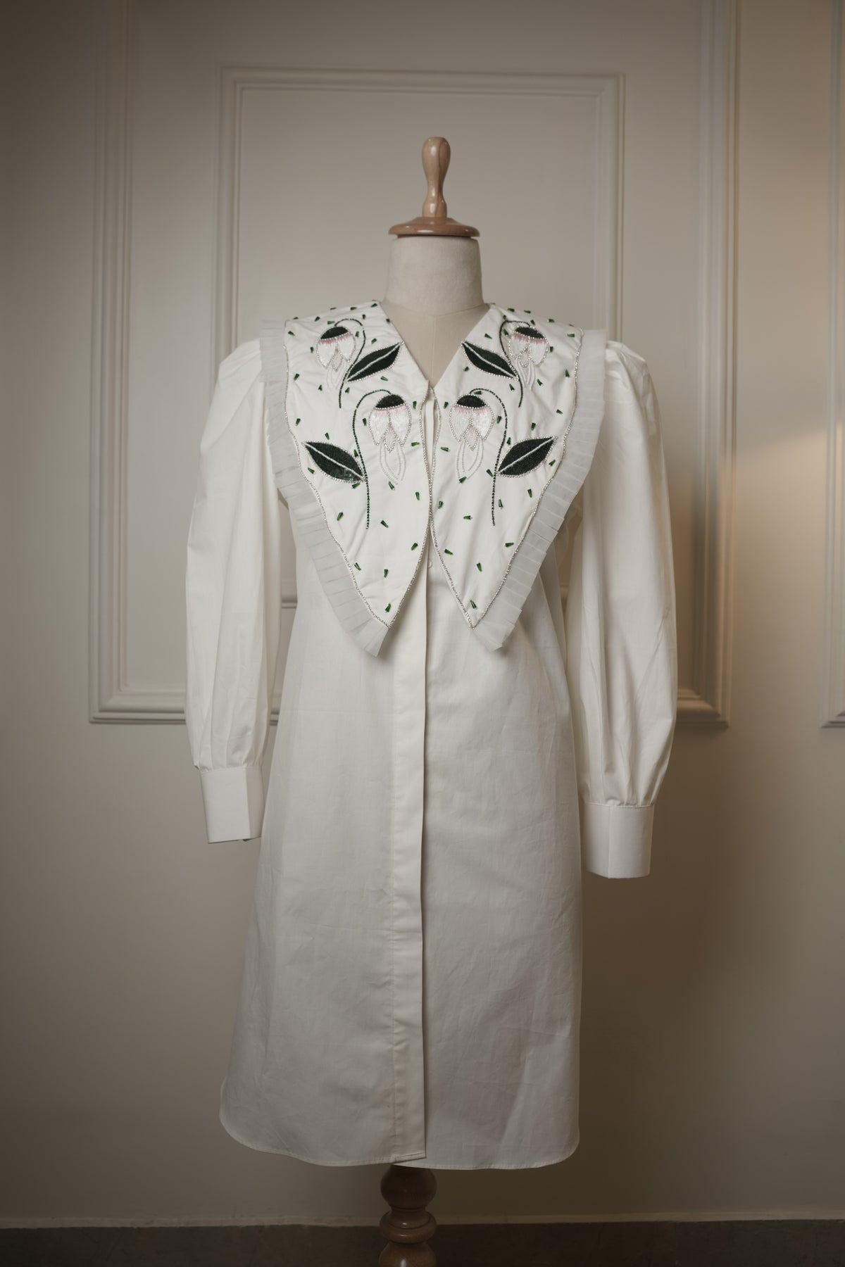 White Cotton Long Collar Dress