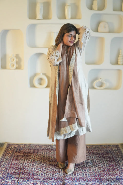 Khaas Gul Raw Silk Tunic And Pants With Dupatta