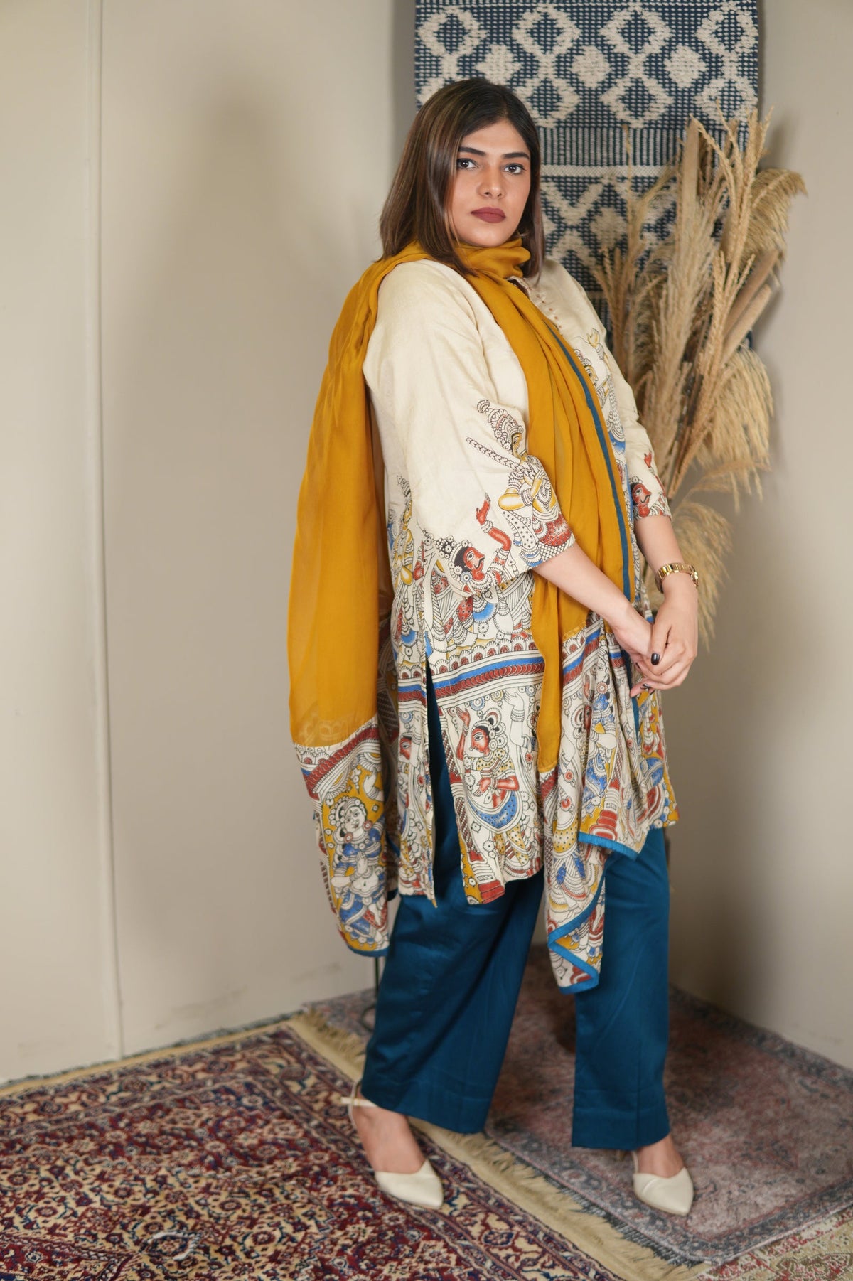 Neel Kesar Short Kurta Set