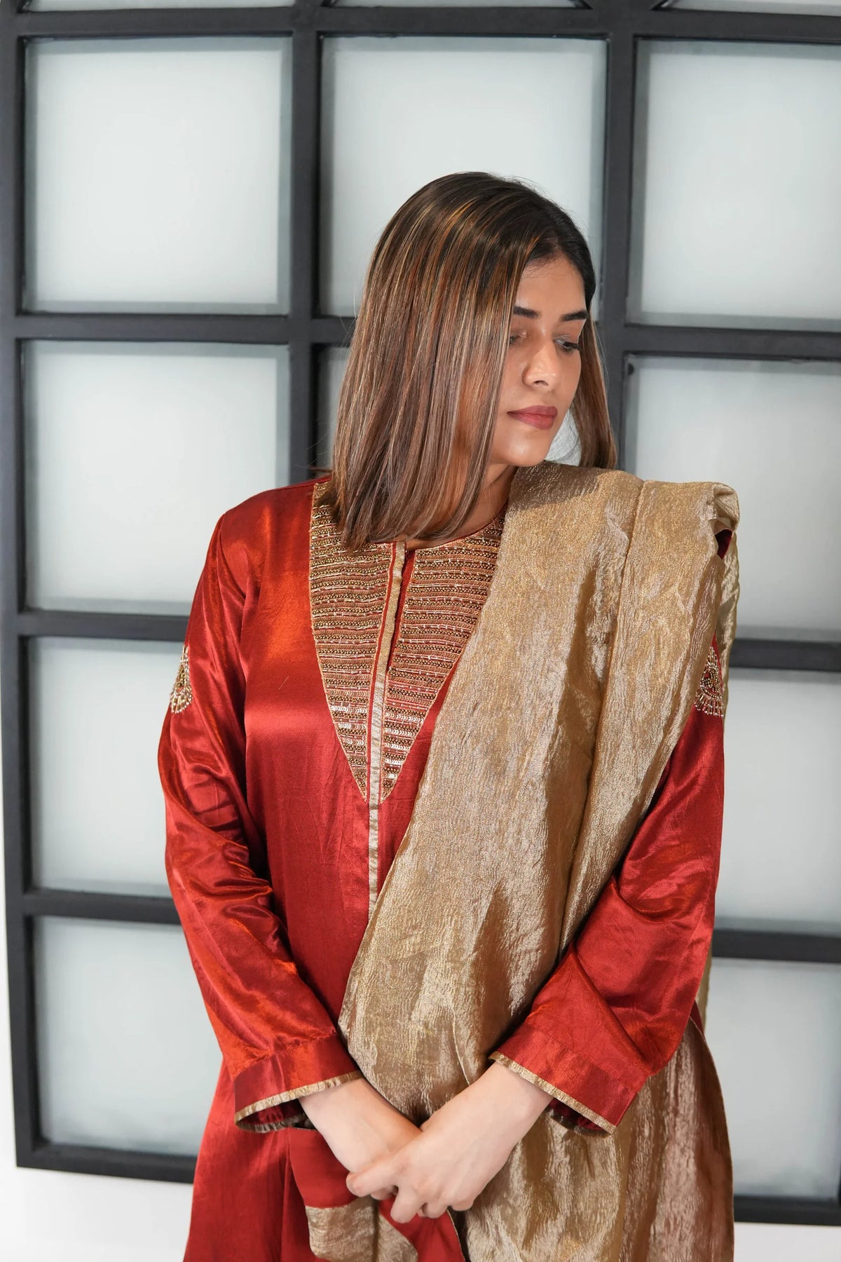 Noor-E-Ifra Maroon Mashru Kurta Set