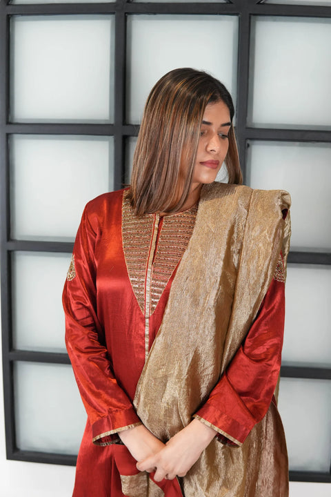 Noor-E-Ifra Maroon Mashru Kurta Set