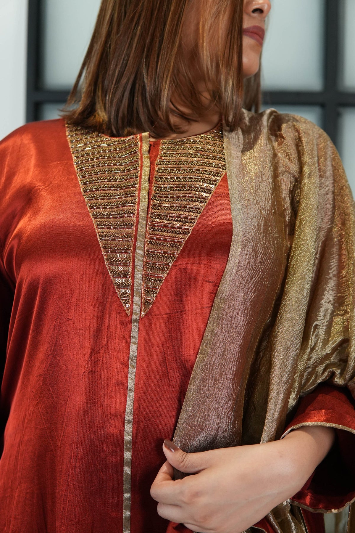 Noor-E-Ifra Maroon Mashru Kurta Set