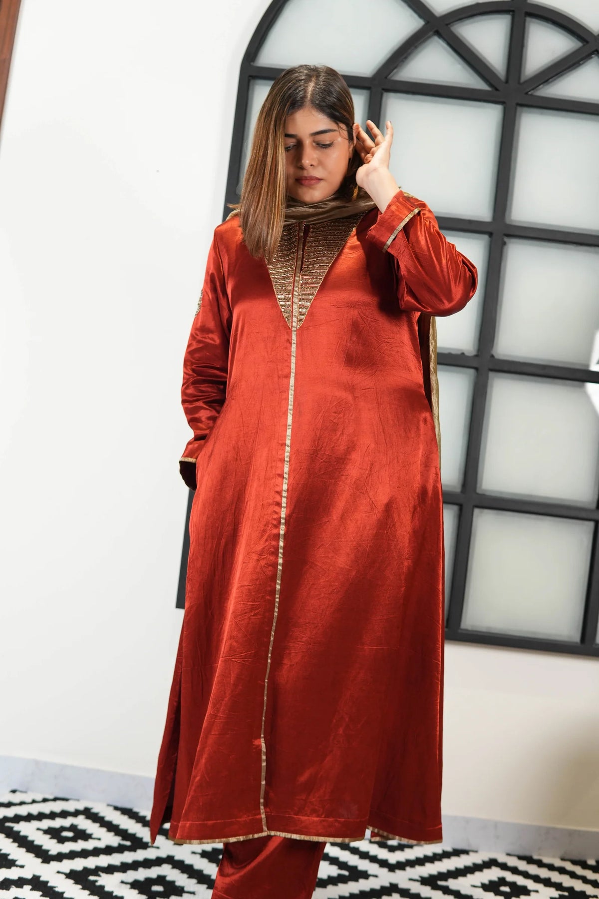 Noor-E-Ifra Maroon Mashru Kurta Set