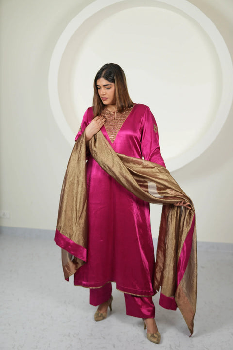 Noor-E-Firoza Fuschia Mashru Kurta Set