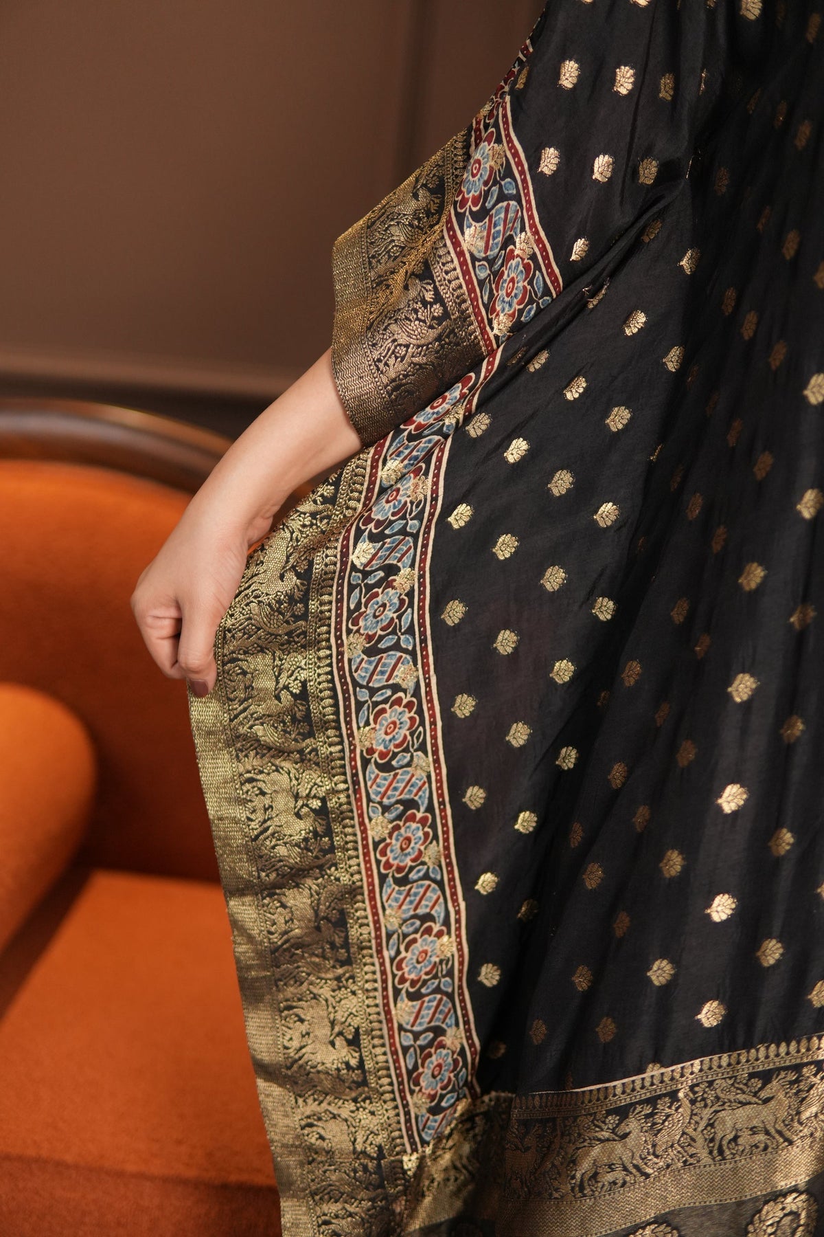 Noor-E-Zeba Black Dola Kaftan Set