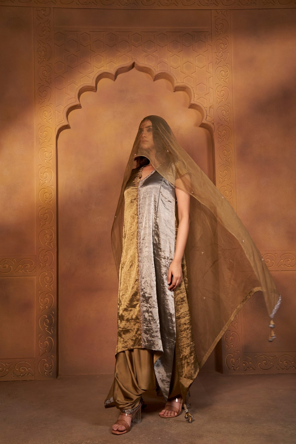 Vault and Metal Fling kurta set with dupatta