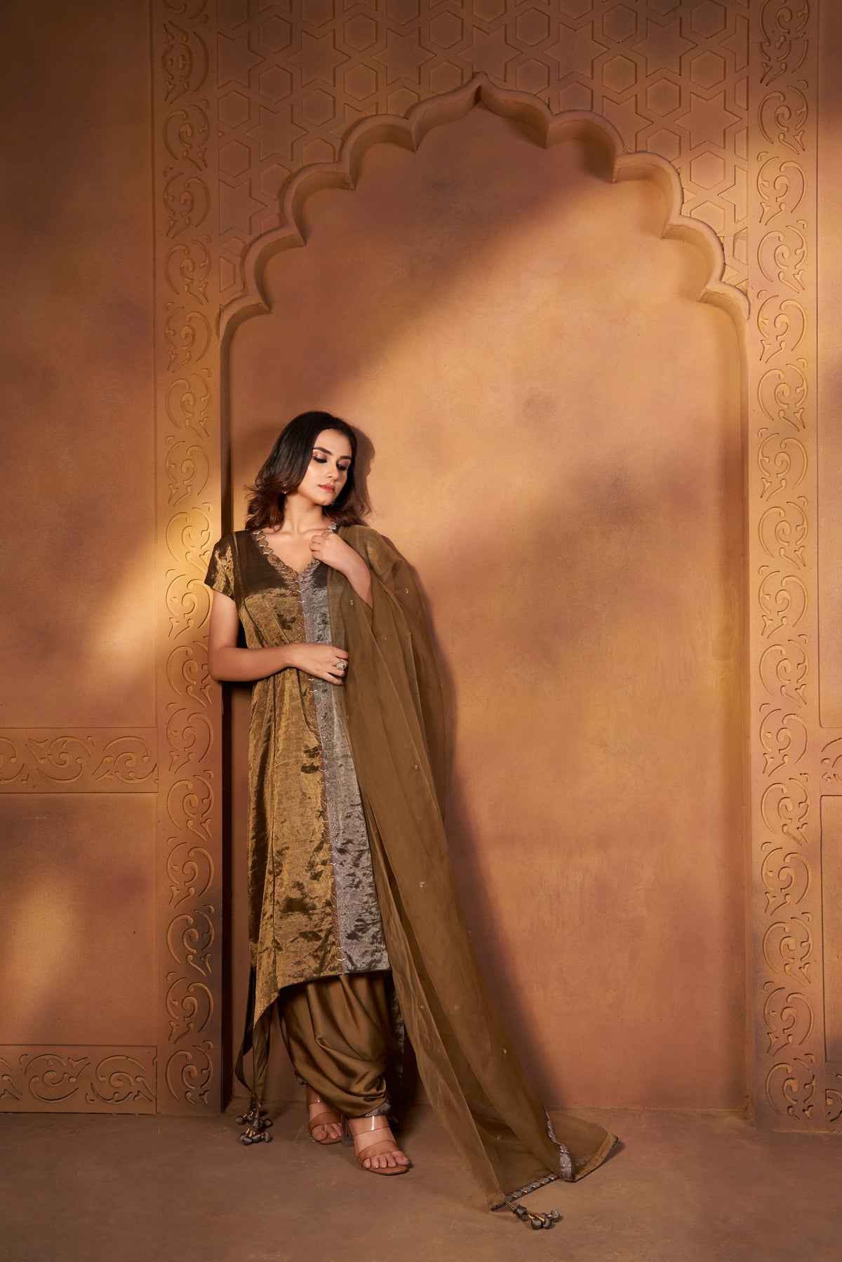 Vault and Metal Fling kurta set with dupatta