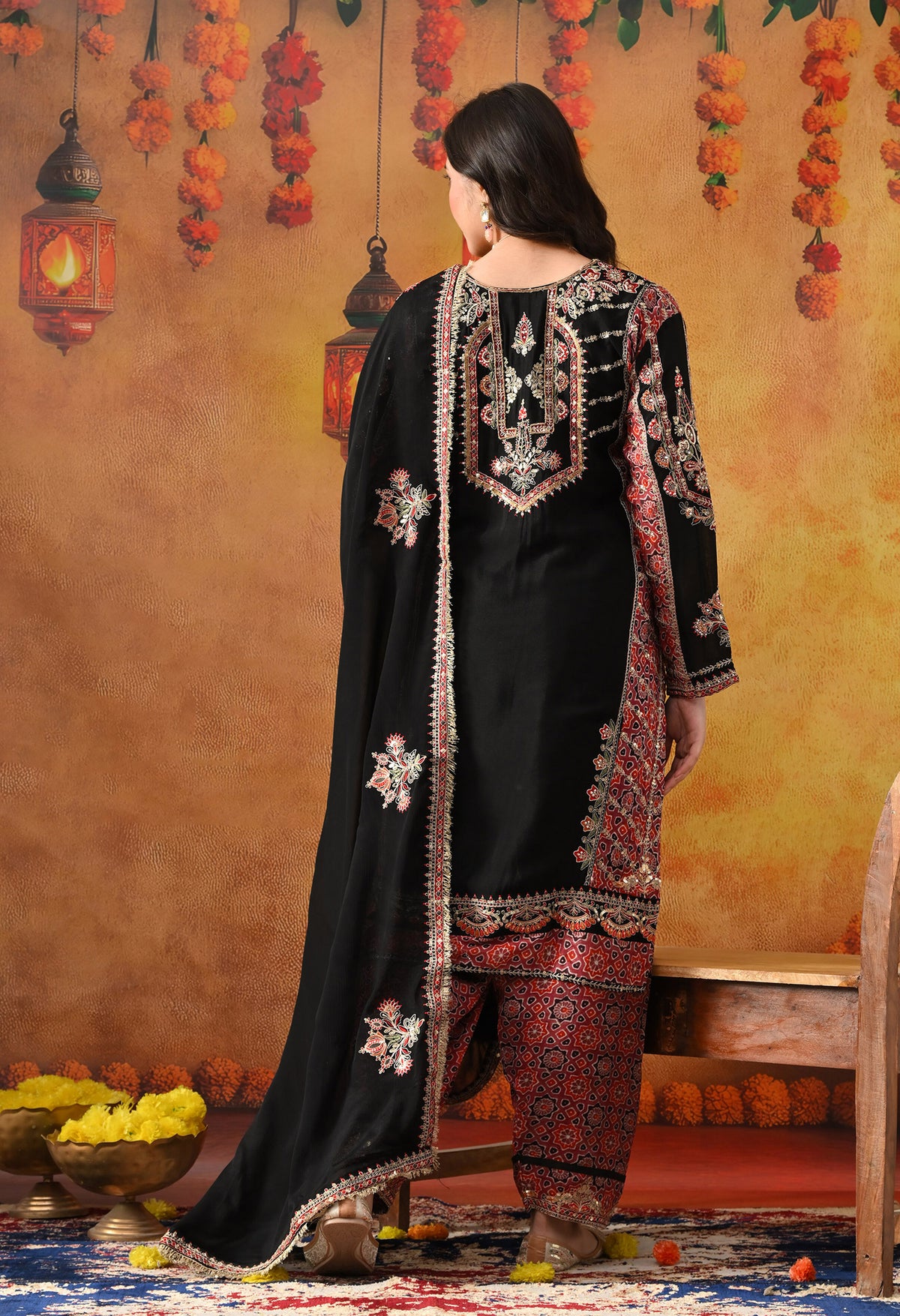Black Chinon Kurta Set with Pink Printed Dupatta & Salwar