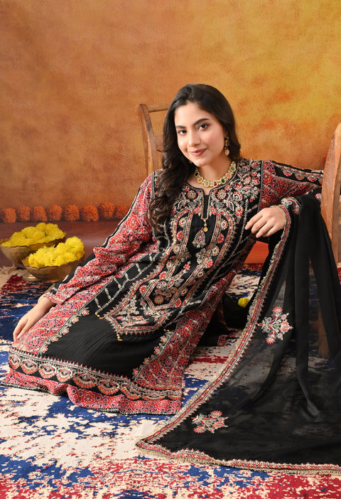 Black Chinon Kurta Set with Pink Printed Dupatta & Salwar