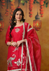 A Graceful Rani Pink Gharara Set