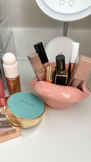 Hot Lips Makeup Organiser