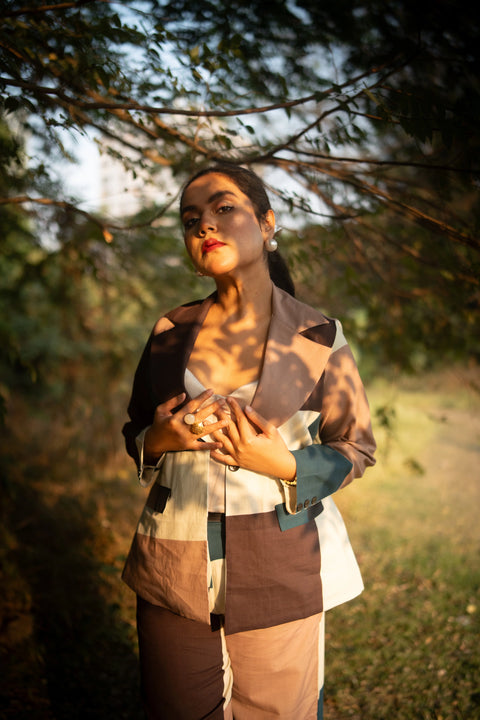 Peacock And Offwhite Geometric Printed Jacket And Trouser