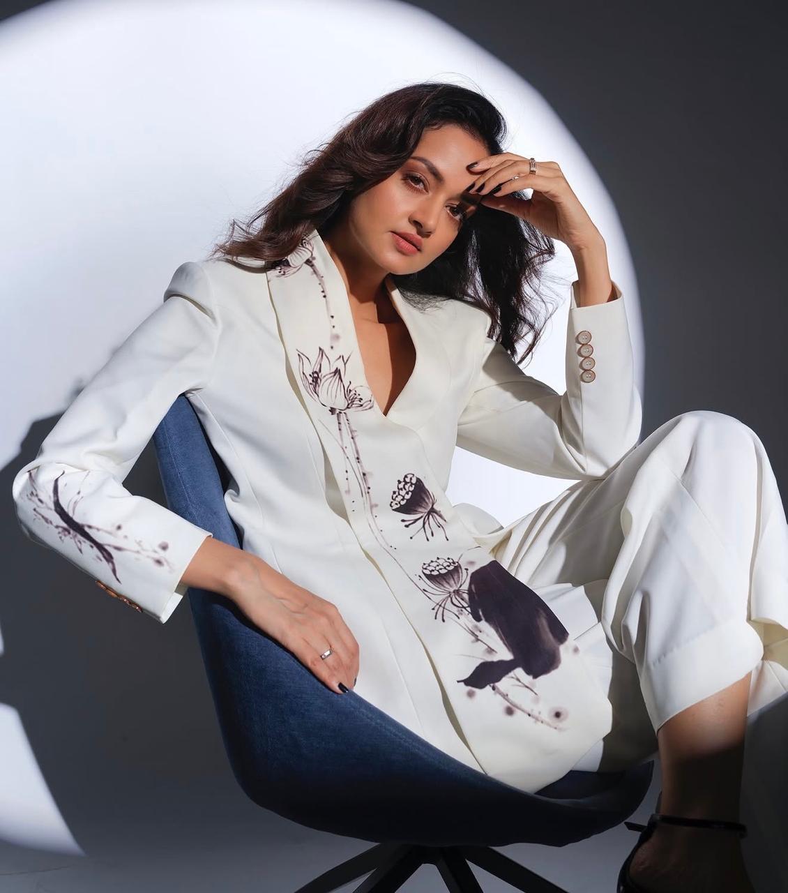 Luna Ivory Suit