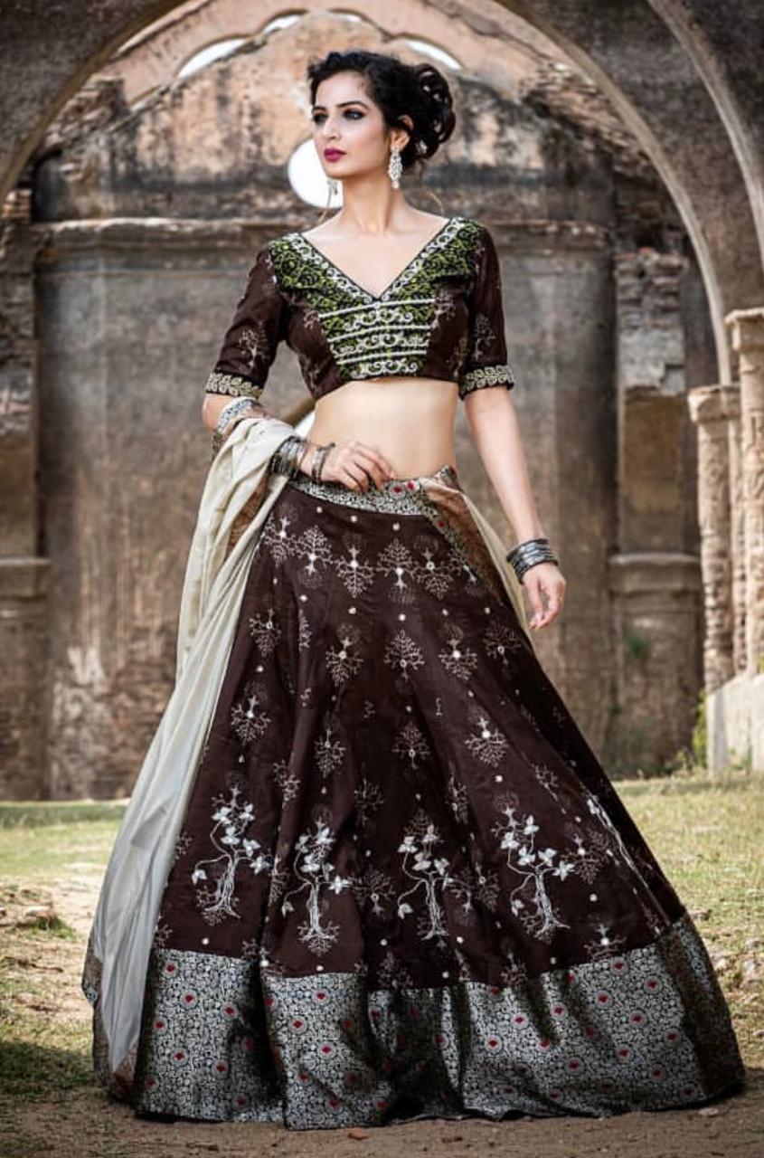 MOCHA ROYALE LEHENGA