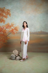 Off White Embroidery Cotton Silk Kurta Set (2 Pcs)