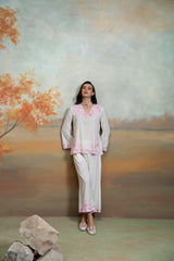 Off White Embroidery Cotton Silk Kurta Set (2 Pcs)