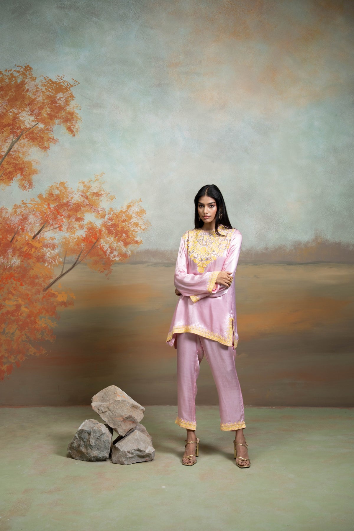 Pink Kashmiri Embroidery Cotton Silk Kurta Set (2 Pcs)
