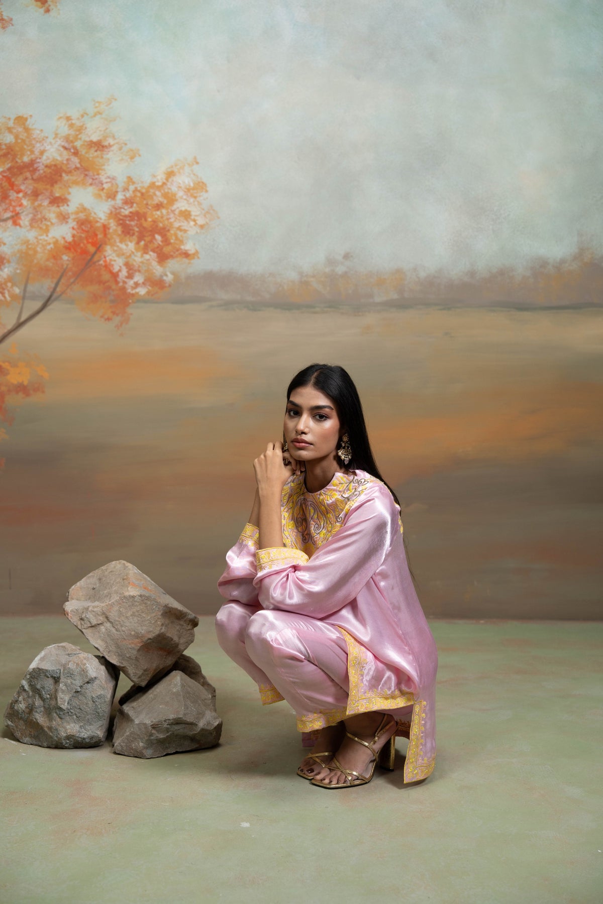 Pink Kashmiri Embroidery Cotton Silk Kurta Set (2 Pcs)