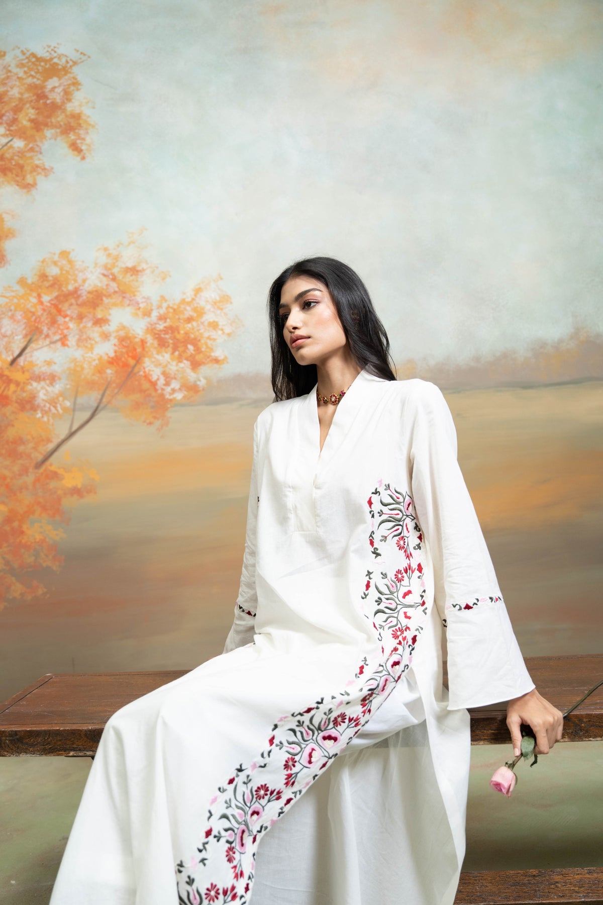 Off White Embroidery Cotton Silk Kurta Set (2 Pcs)