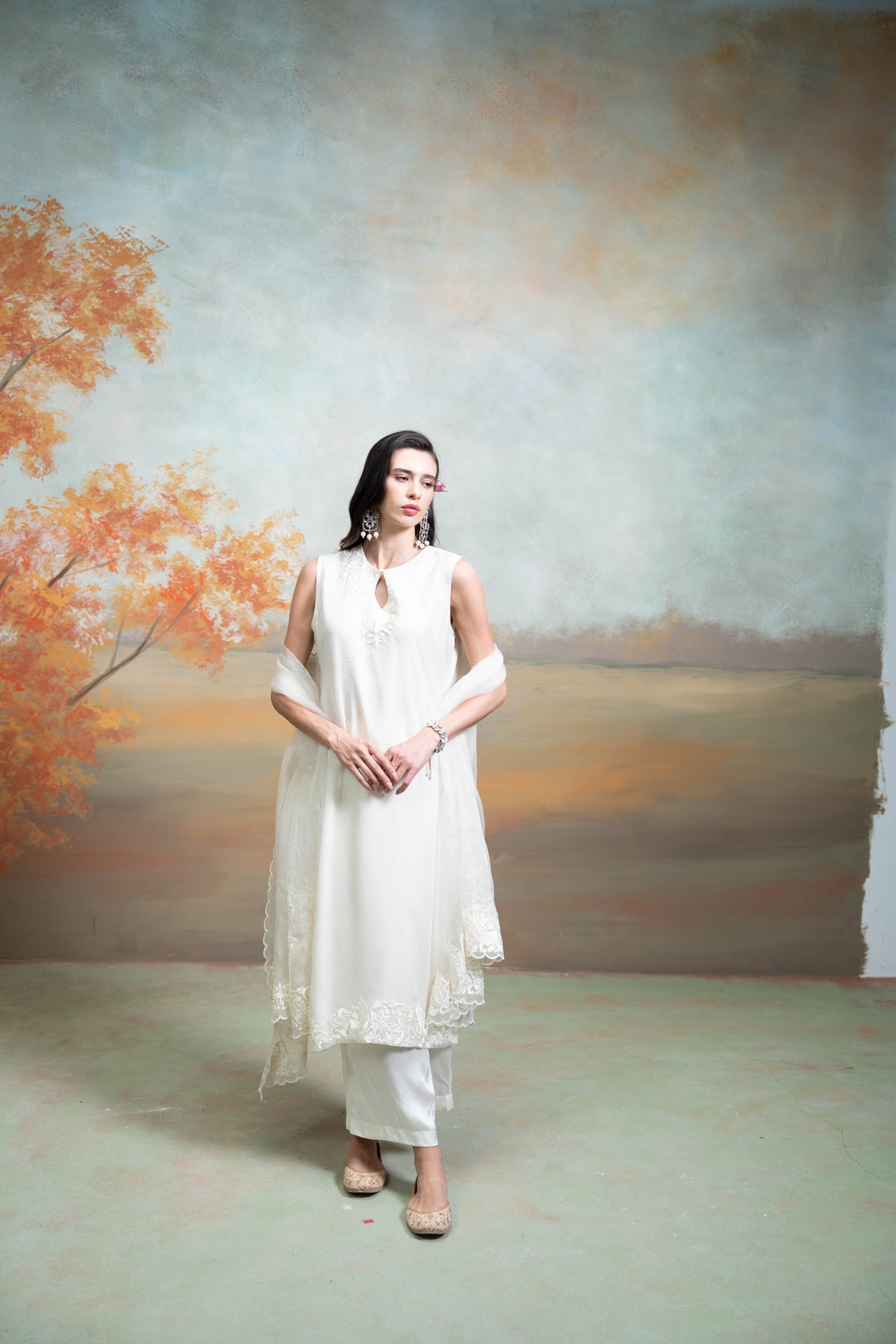 White Self Work Organza Kurta Set (3 Pcs)