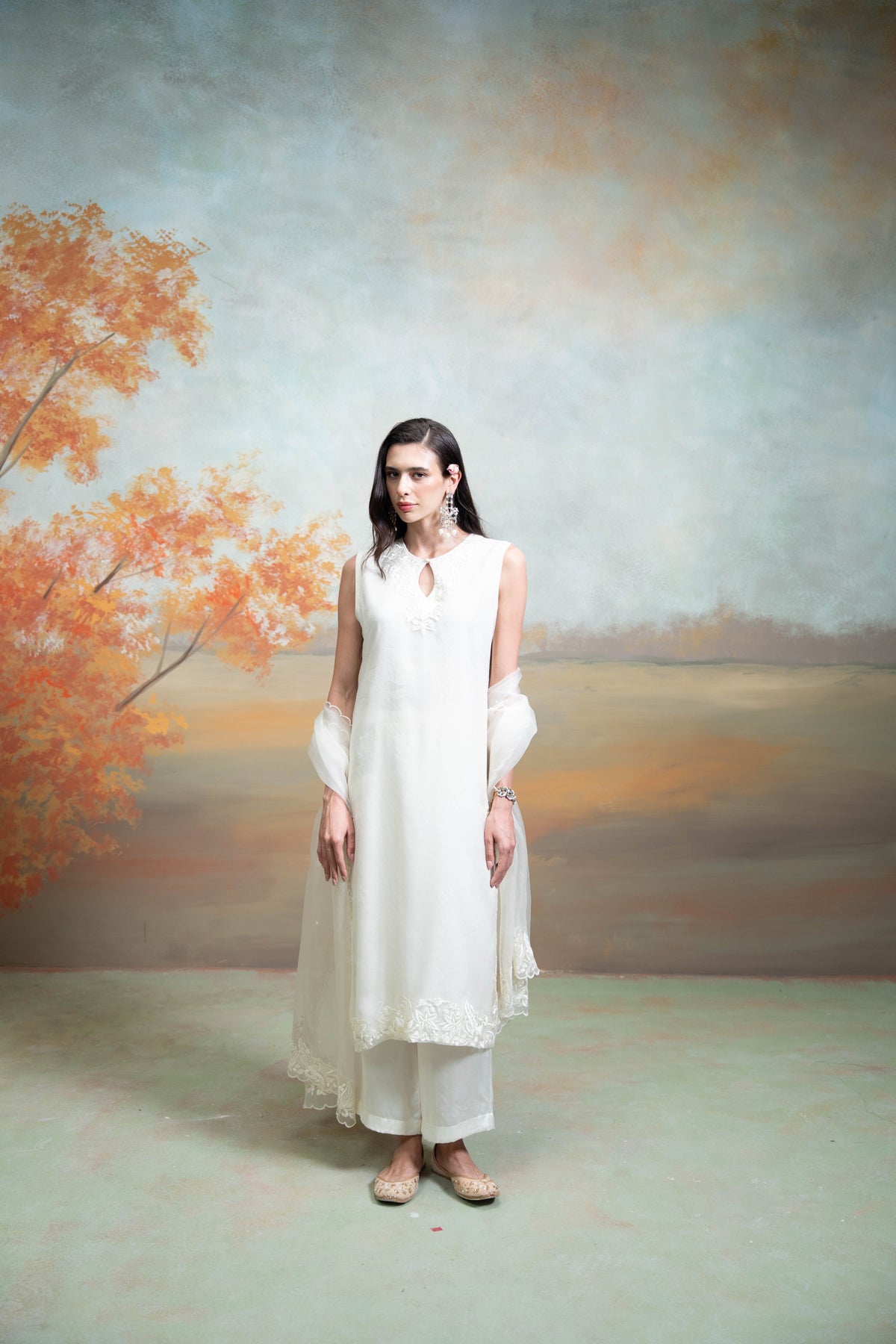 White Self Work Organza Kurta Set (3 Pcs)