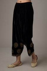 Black Velvet Aari Embroidered Kurta Set