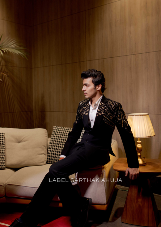 SHADOW GOLD TUX