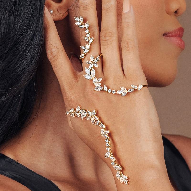 Lux Flowercut Handchain