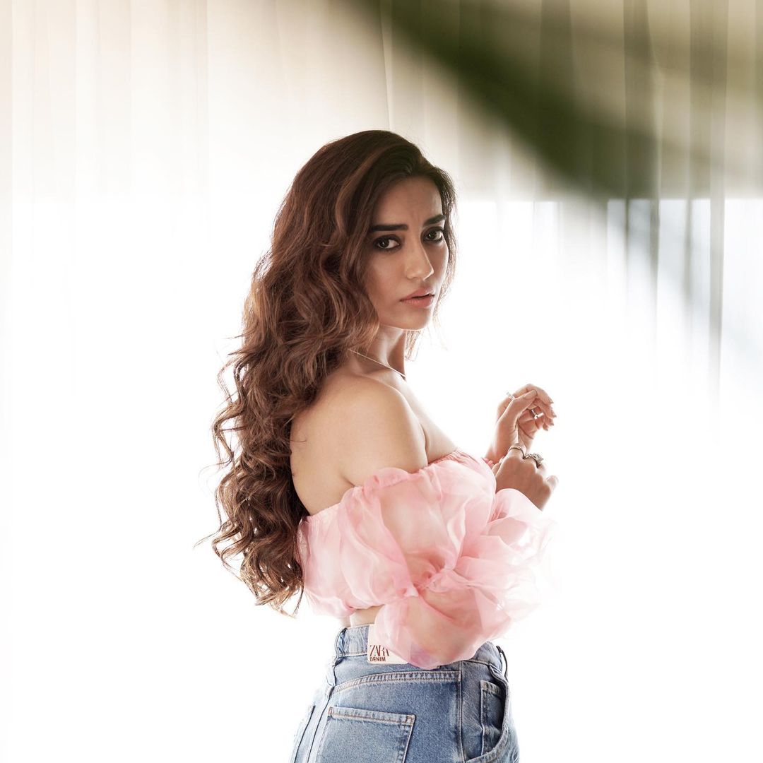 Curly Ruffle Top