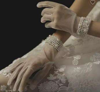 Pearl Mesh Gloves