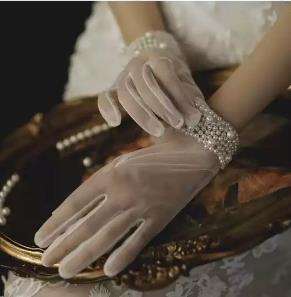 Pearl Mesh Gloves
