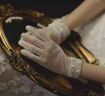 Pearl Mesh Gloves